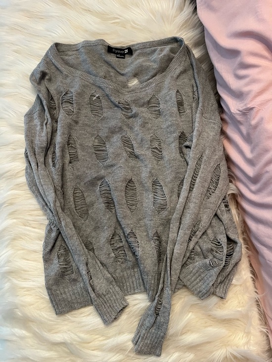 Forever 21 Sweaters - Forever 21 Light Gray Distressed Scoop Neck Sweater